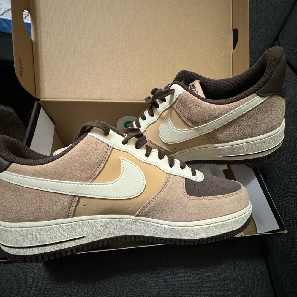 Brand New Men Nike Air Force shoes size 9.5